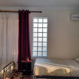 Frühstückspension 53, Tirana