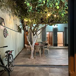 Hostel Lemon Breeze, Tirana